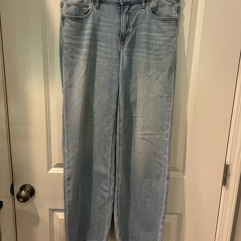 American Eagle Outfitters Light Denim Wide Leg Jeans 6L
